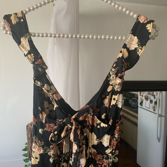 Zara Navy Blue Floral Flutter Sleeve Jumpsuit - Picture 10 of 11